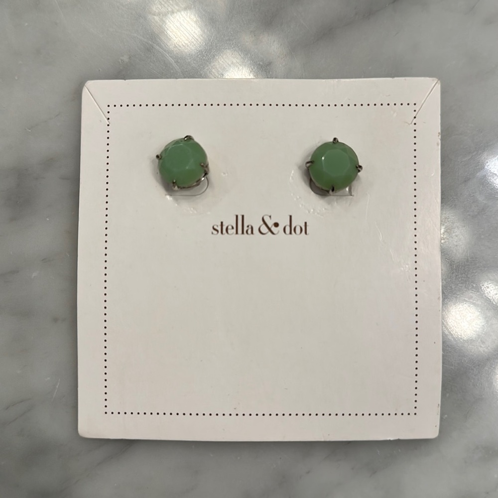 NWT Stella & Dot earrings!
